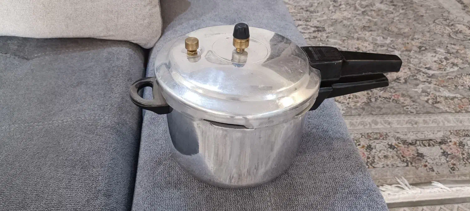 پنج لیتری|ظروف پخت‌وپز|شاهین‌شهر, فردوسی|دیوار