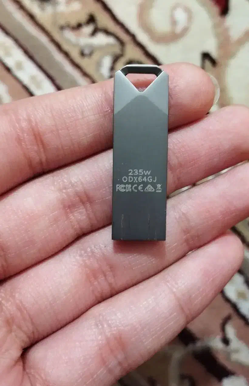 فلش ۶۴ گیگ hp|قطعات و لوازم جانبی رایانه|ساوه, |دیوار