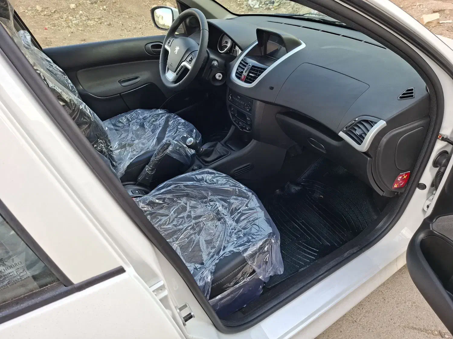 پژو۲۰۷پاناروماT5p|خودرو سواری و وانت|جوانرود, |دیوار