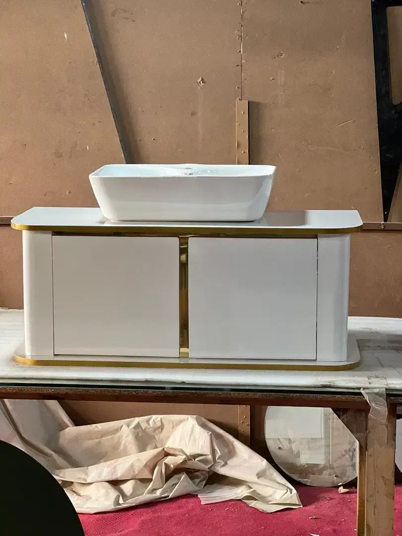 روشویی لباس طلایی|لوازم سرویس بهداشتی|چهارباغ, |دیوار