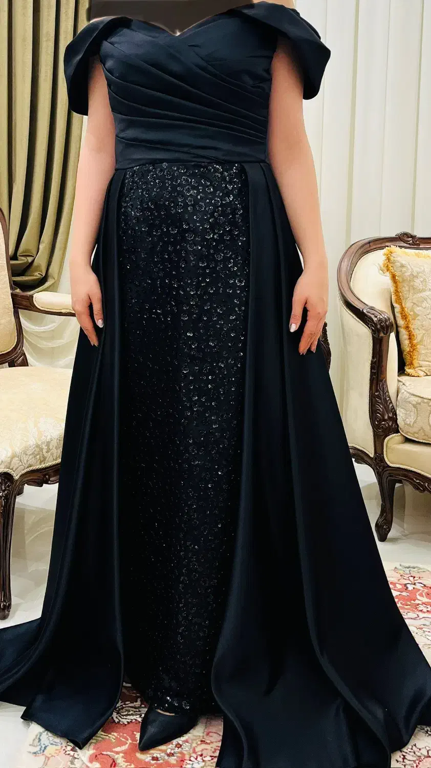 لباس کارشده مجلل|لباس|مراغه, |دیوار