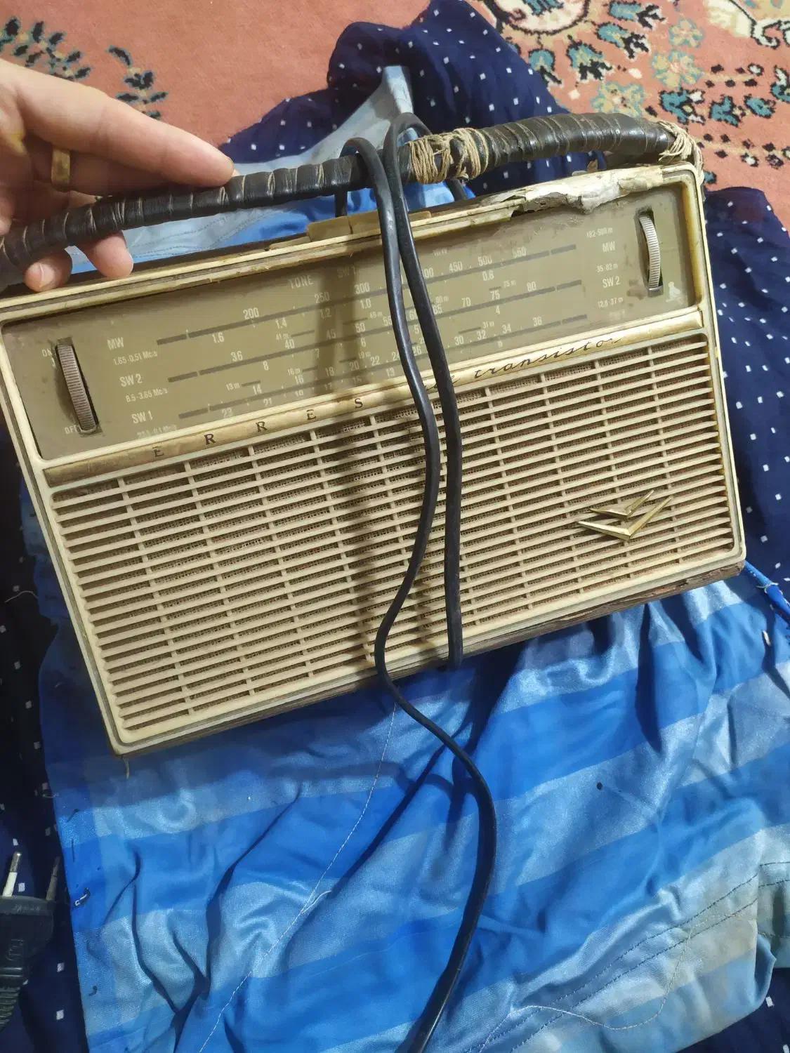 رادیو کلکسیونی|کلکسیون اشیاء عتیقه|میان جلگه, |دیوار