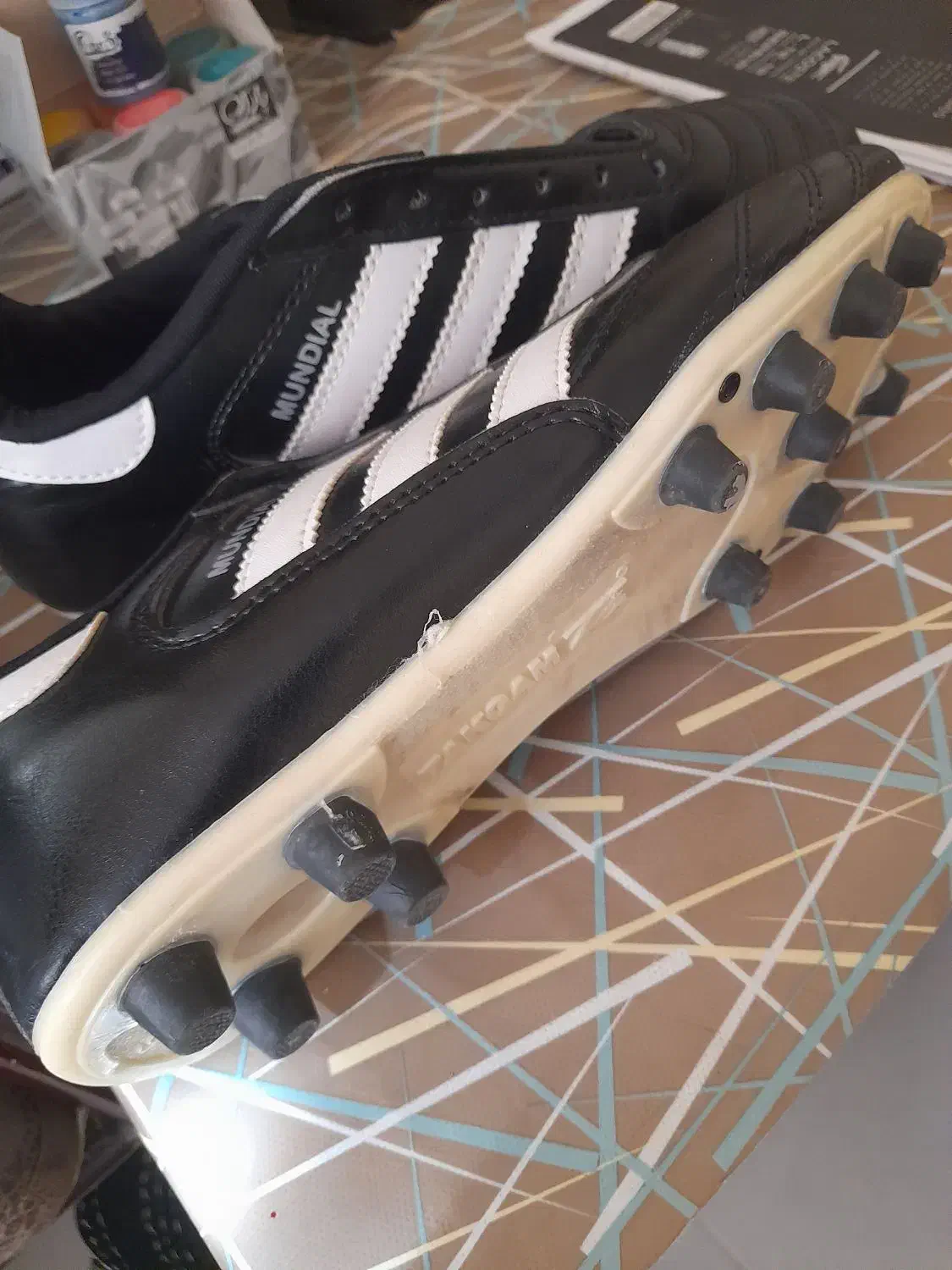 کفش چمنی|کیف، کفش، کمربند|اصفهان, کلمان|دیوار