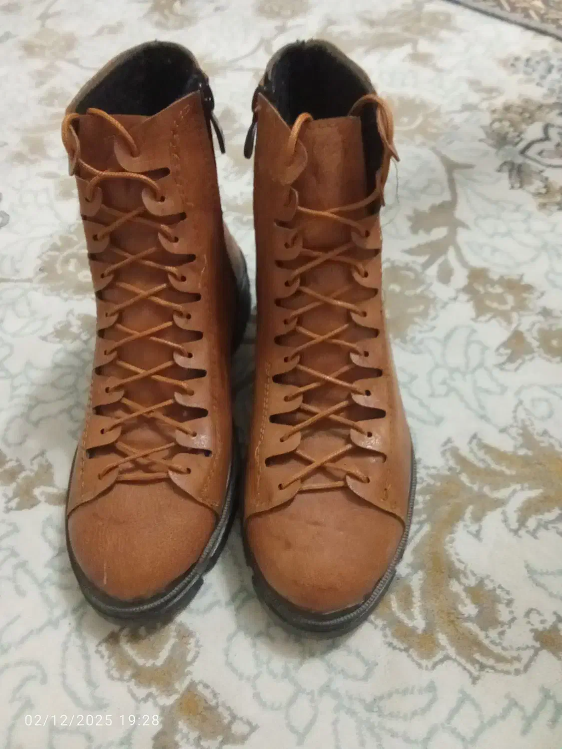 نیم بوت|کیف، کفش، کمربند|تربت‌حیدریه, کوی شهید احمدزاده ملکی|دیوار