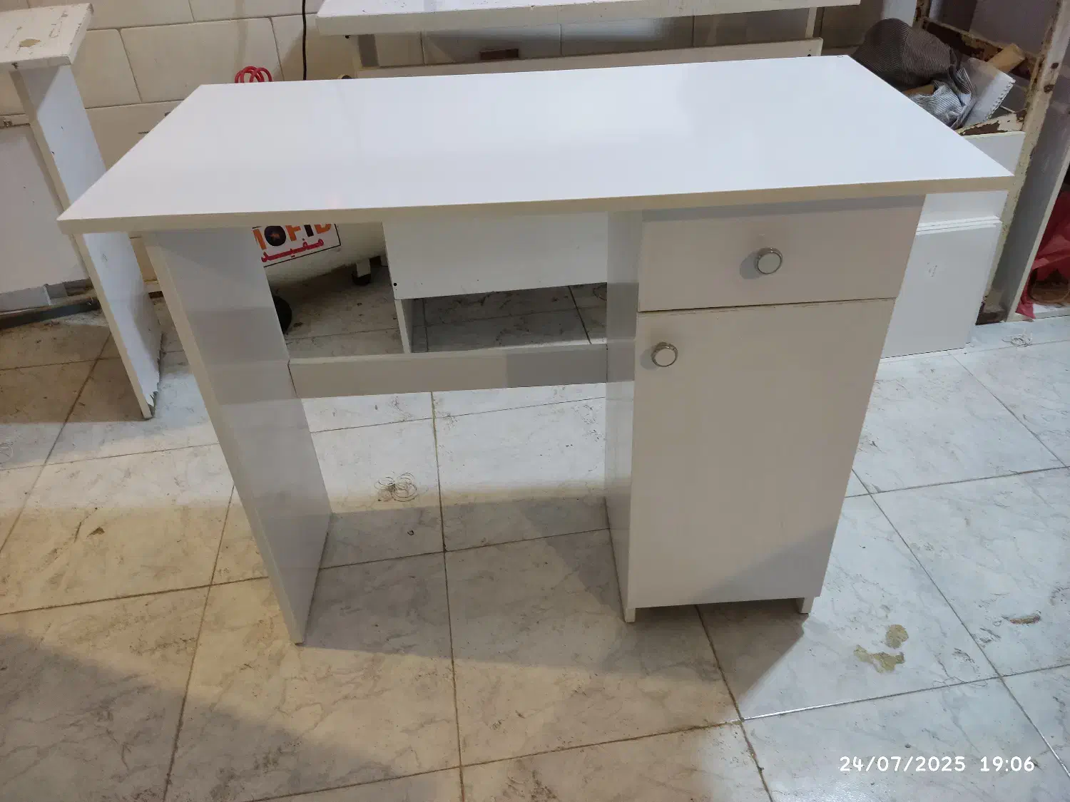 میز تحریر میز کامپیوتر میز کاشت ناخن میز کانتر|میز تحریر و کامپیوتر|اهواز, بهارستان|دیوار