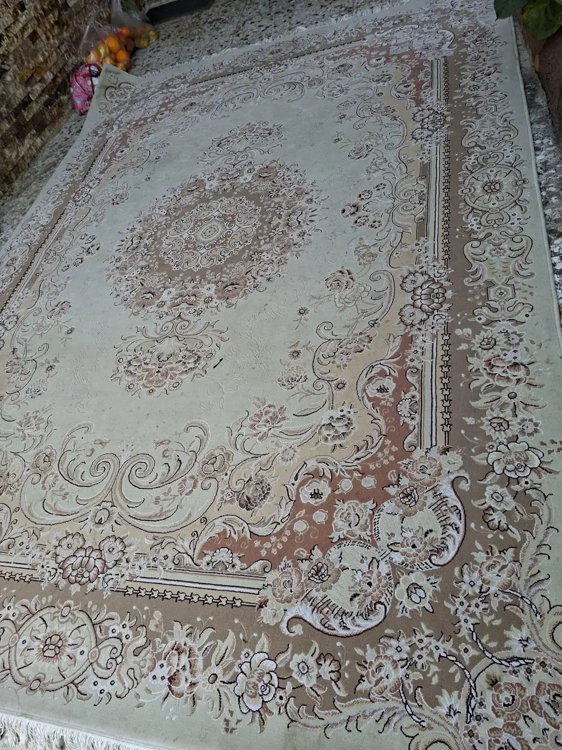 فرش ۹ متری رنگ کرم نسکافه ای مناسب برای باغ و ویلا|فرش|محمودآباد, |دیوار