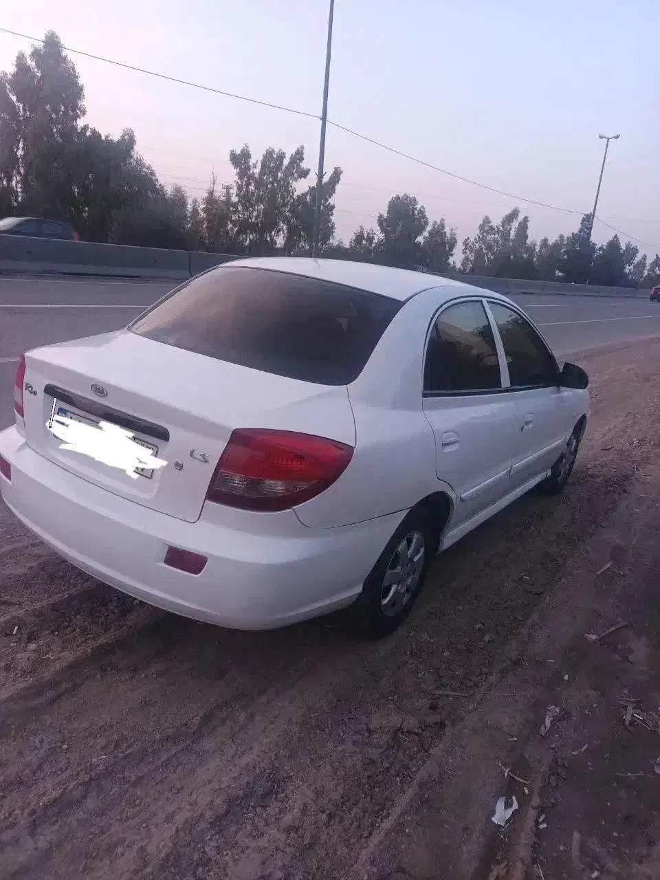 کیا ریو|خودرو سواری و وانت|قم, کوه سفید|دیوار