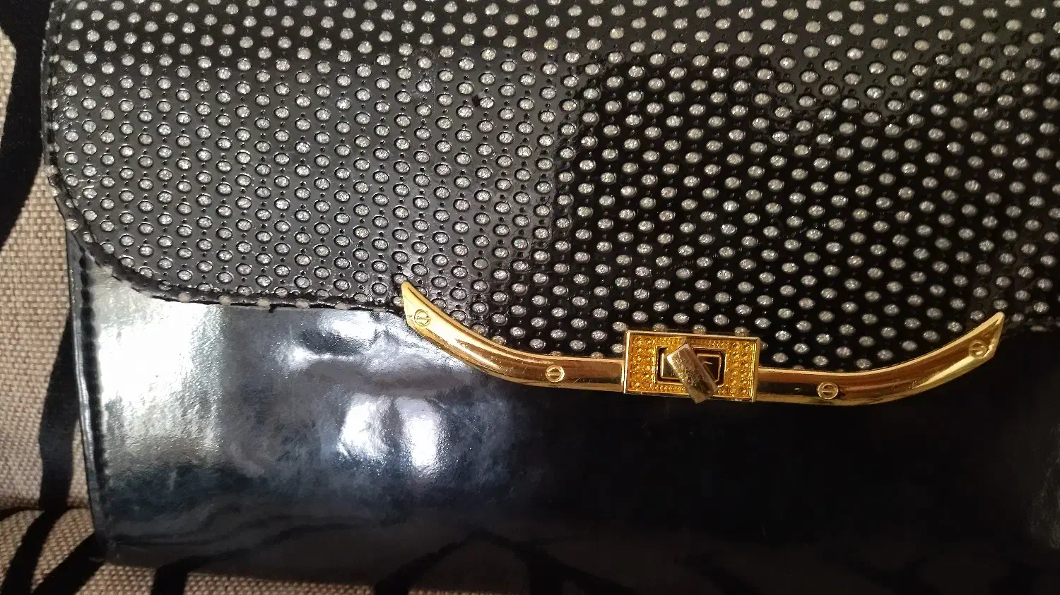 لباس کیف|کیف، کفش، کمربند|میانه, |دیوار