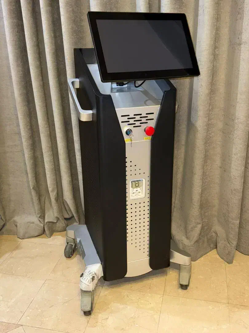 لیزر رادو پلاس دستگاه مشابه نو (تیتانیوم|آرایشی، بهداشتی، درمانی|تهران, قیطریه|دیوار