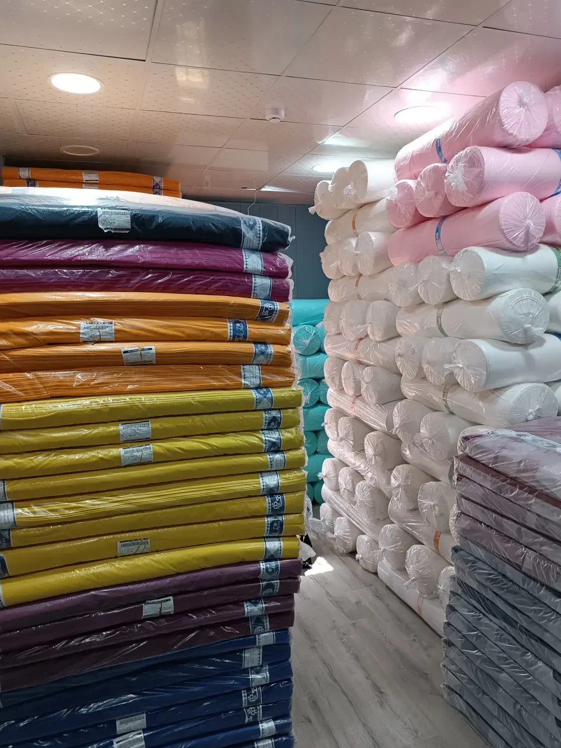 فروش عمده پارچه تریکو، دورس، یکروپنبه،پلی استرپنبه|عمده‌فروشی|مشهد, بهشت|دیوار