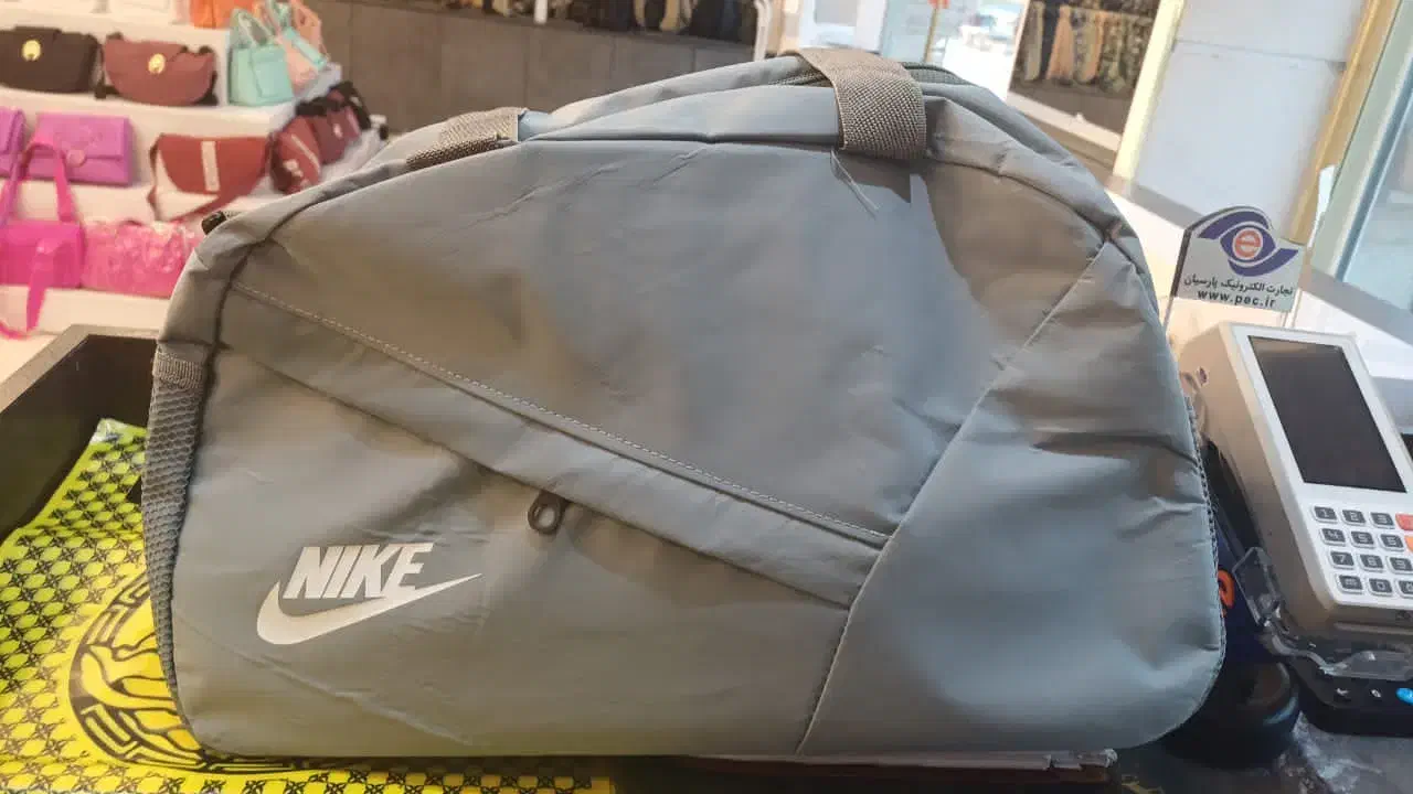 کیف|کیف، کفش، کمربند|لار, |دیوار