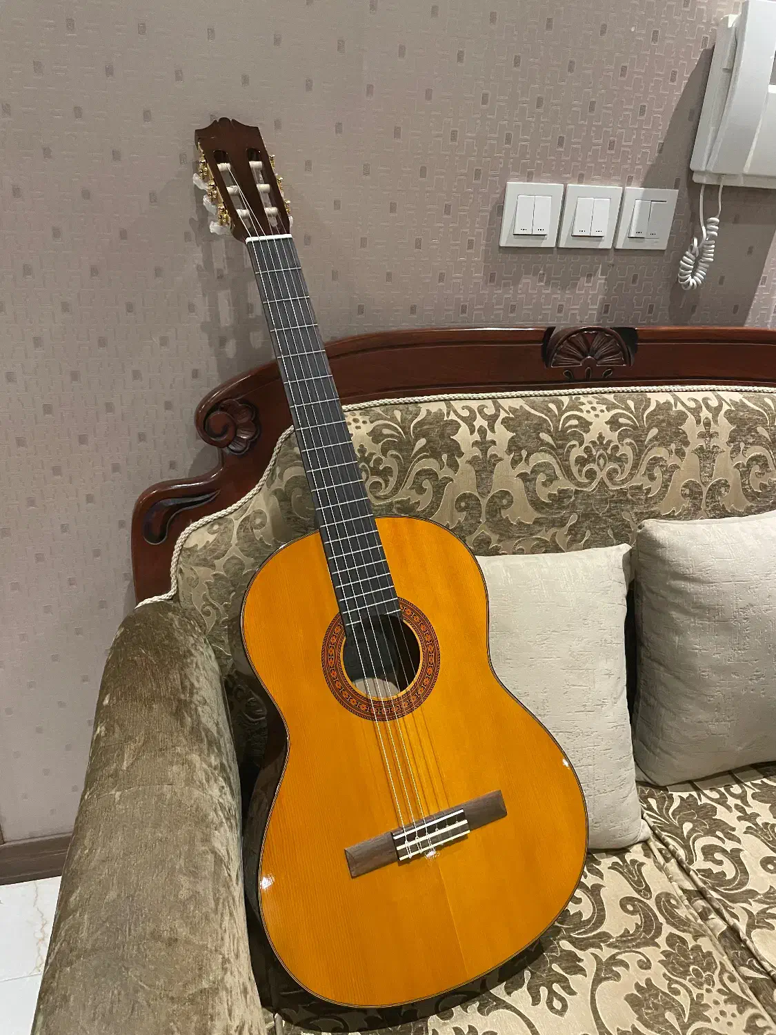 گیتار یاماها C70 اصل اندونزی|گیتار، بیس، امپلیفایر|گنبد کاووس, |دیوار