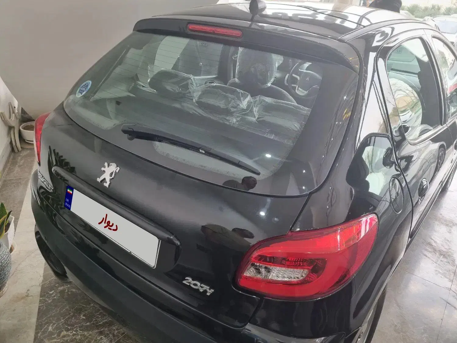 207 پانا مشکی|خودرو سواری و وانت|قم, پشت انبار نفت|دیوار