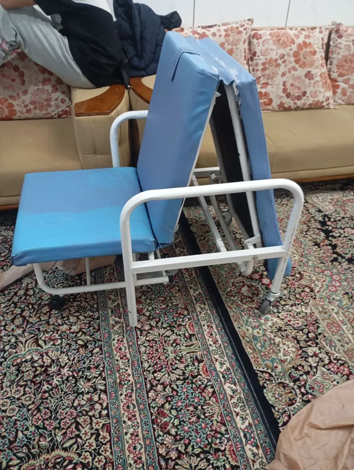 تخت صندلی تاشو|آرایشگاه و سالنهای زیبایی|کرمان, |دیوار