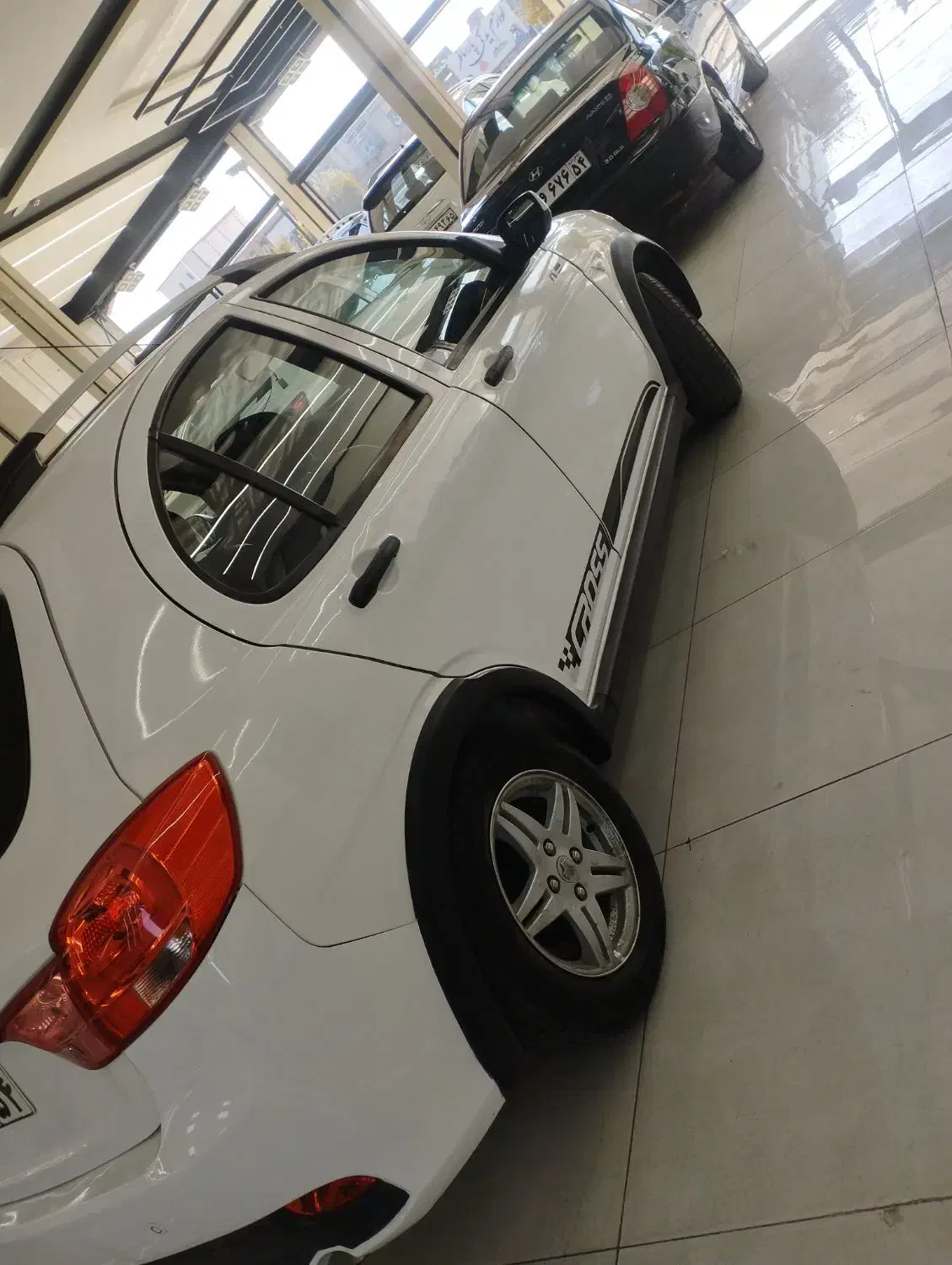 کوییک آر سفید مشکی مدل ۴۰۰ بصورت نقدواقساط|خودرو سواری و وانت|یزد, |دیوار