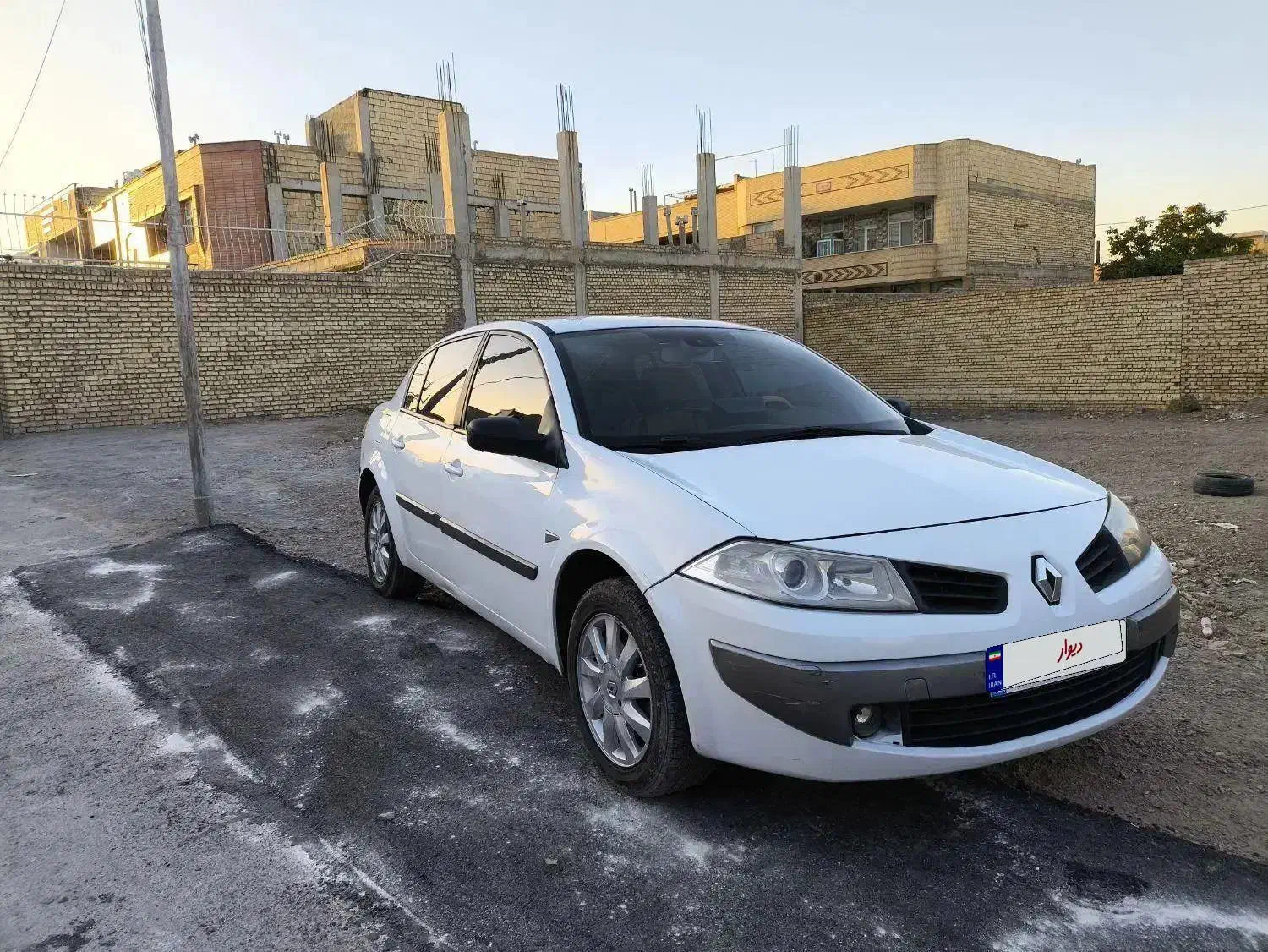 مگان مدل ۱۳۸۹ تمیز و خانگی|خودرو سواری و وانت|مبارکه, |دیوار