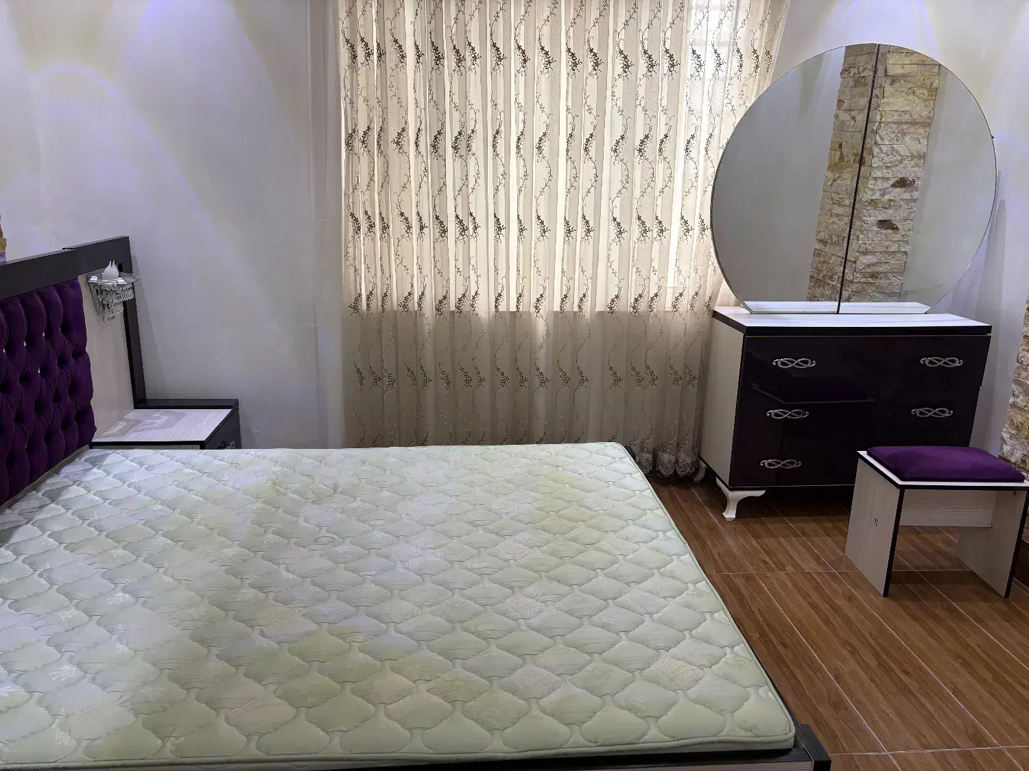 تخت و دراور در حد نو|تخت و سرویس خواب|شیرود, |دیوار