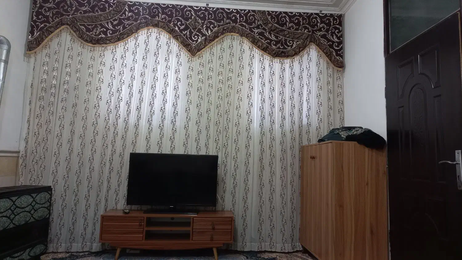 پرده حاشیه قهوه ای|پرده، رانر، رومیزی|قم, زند آباد|دیوار