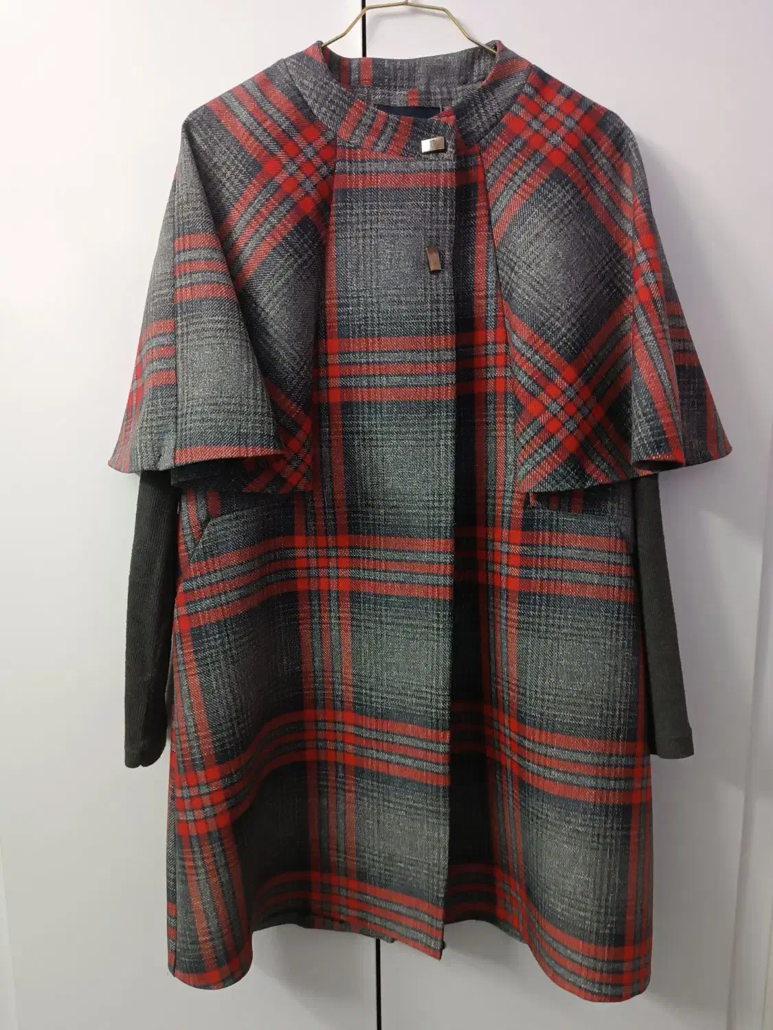 پالتو|لباس|گلبهار, شهر جدید گلبهار|دیوار