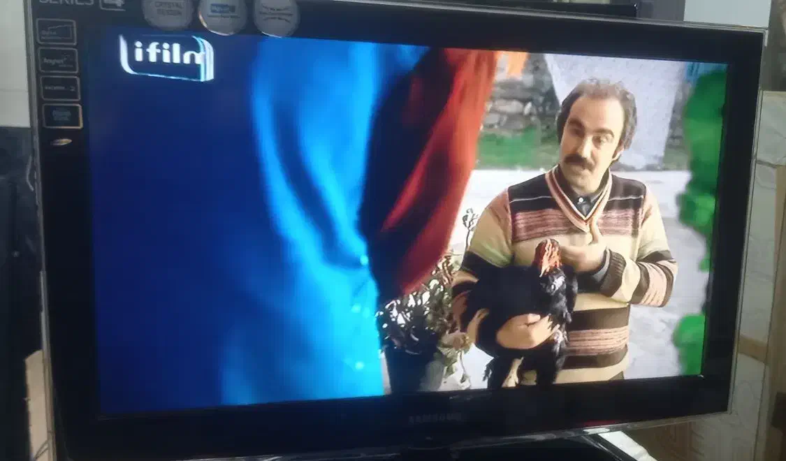 تلویزیون ال سی دی 32 اینچ سامسونگ دیجیتال دار|تلویزیون و پروژکتور|برخوار, |دیوار