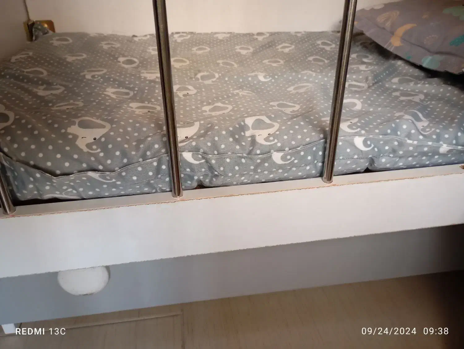 تخت نوزاد تخت گهواره ای تخت کنار مادر|تخت و صندلی بچه|ری, علایین|دیوار