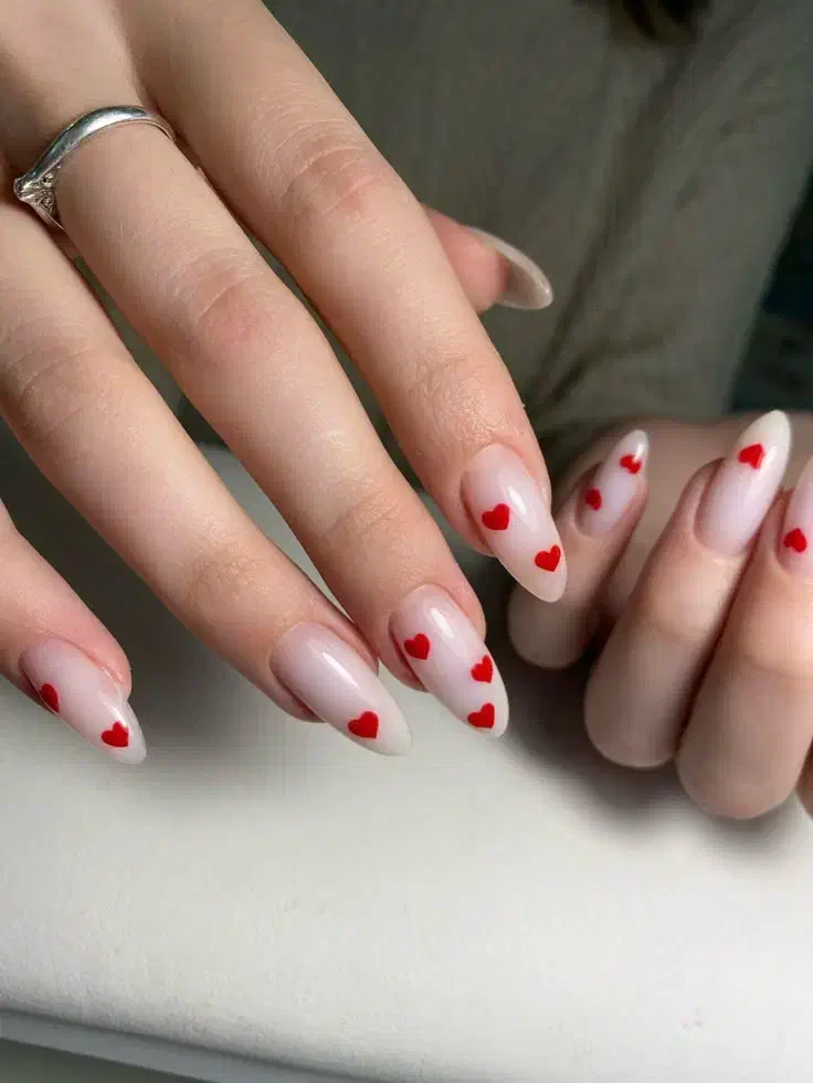 خدمات کاشت ناخون ژلیش لمینیت ژلیش پا ترمیم ریموو|خدمات آرایشگری و زیبایی|پیشوا, |دیوار