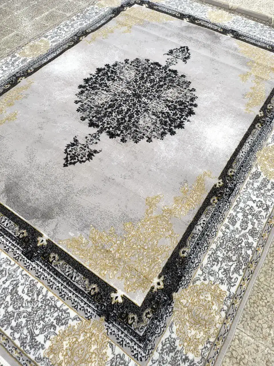 آیسان|فرش|کرج, سی متری صنعتکاران|دیوار