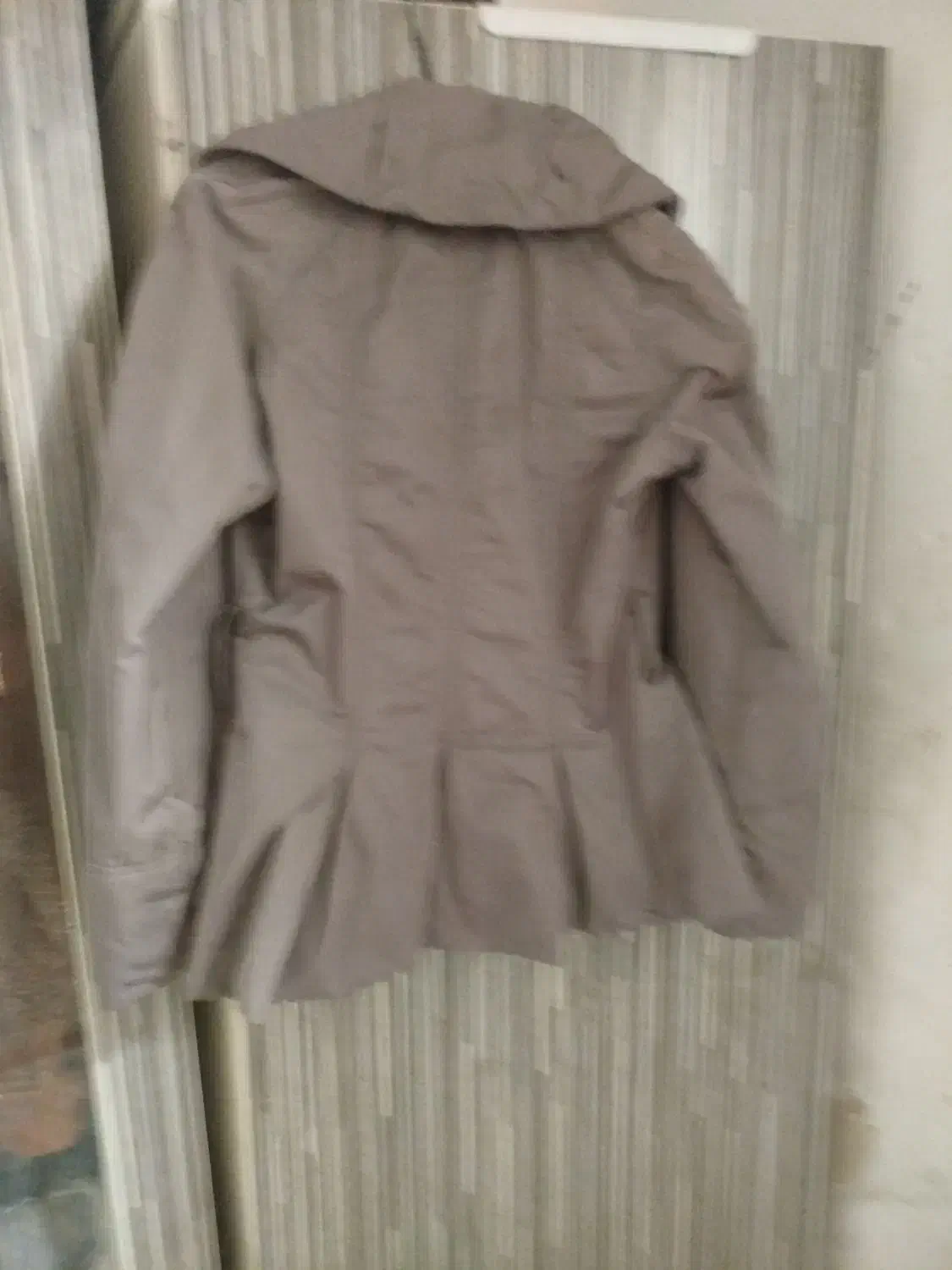 کاپشن|لباس|ایرانشهر, |دیوار