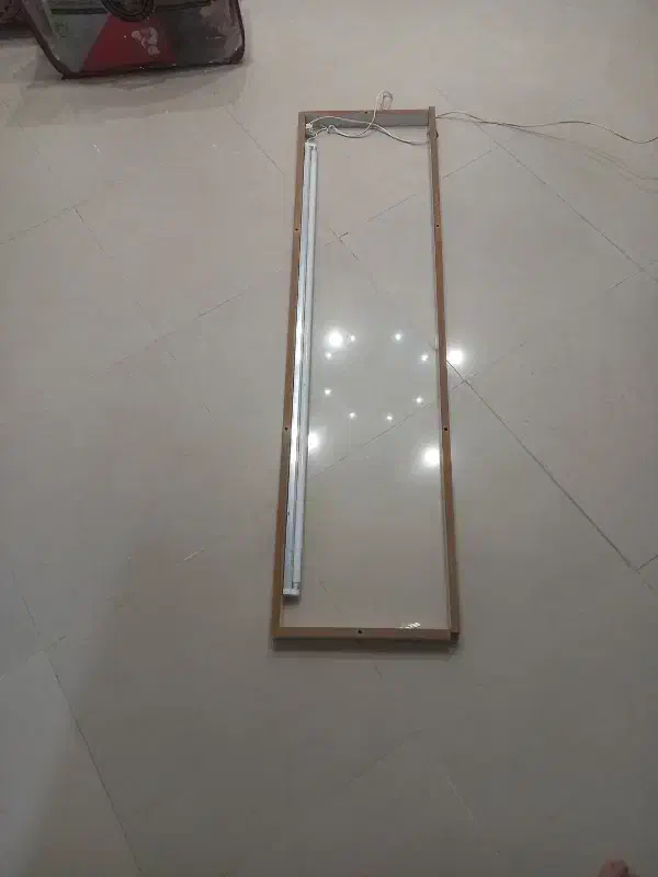 چراغ لامپی پشت تخت|چراغ خواب و آباژور|اندیشه, شهرک صدف|دیوار