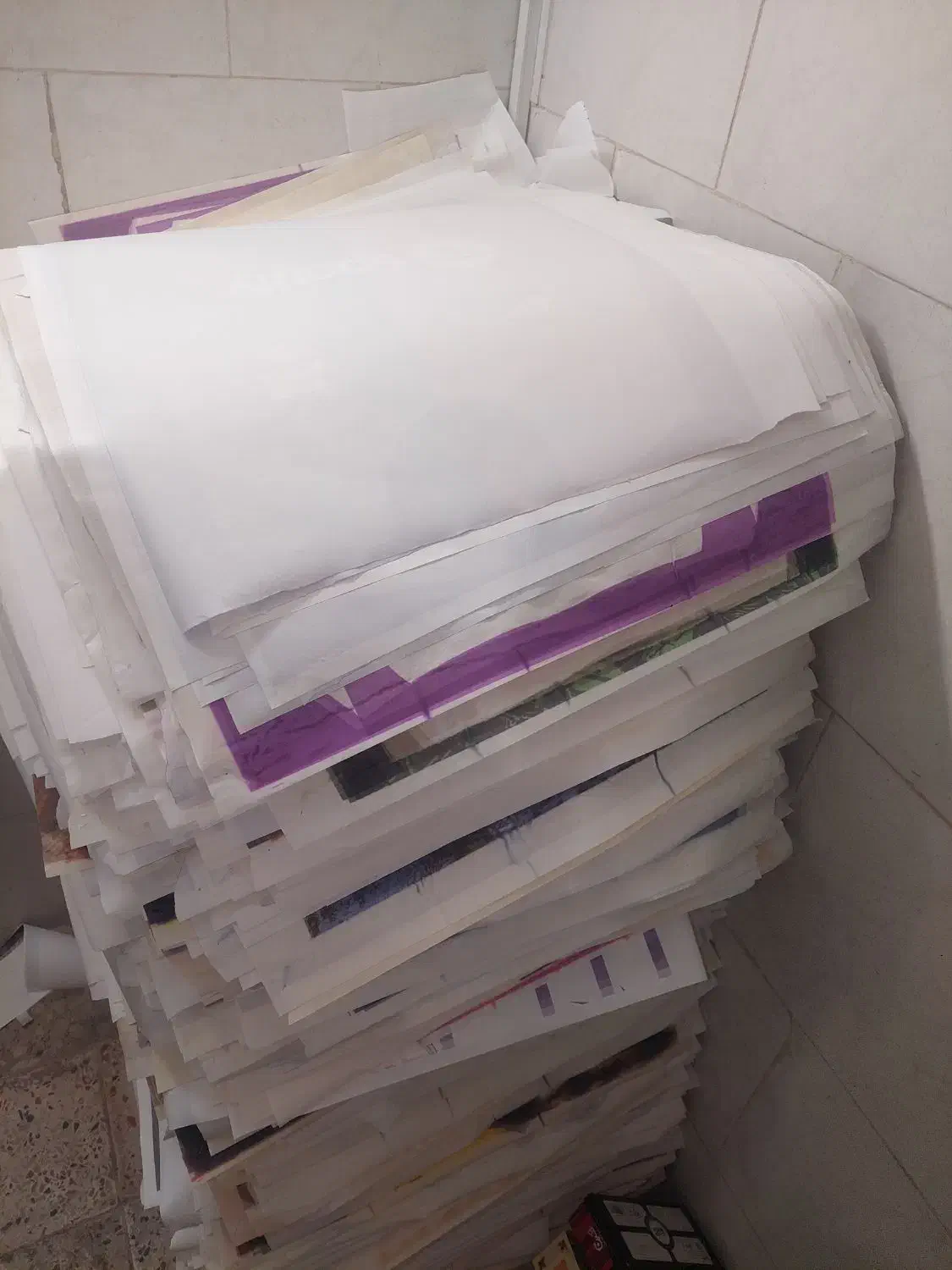 فروش عمده روزنامه باطله.توضیحات مطالعه شود لطفا|عمده‌فروشی|اصفهان, بهارستان|دیوار