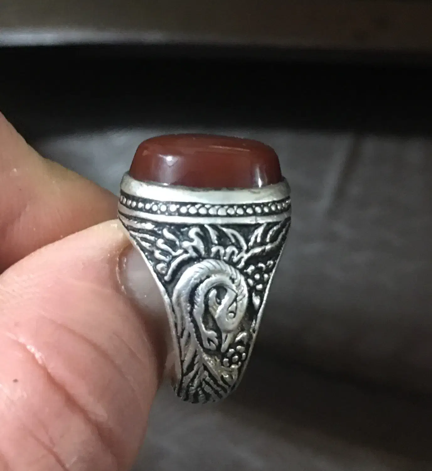 انگشتر نقره قلم زنی عقیق سرخ یمن رکاب پهن دست ساز|جواهرات|تهران, تهرانسر مرکزی|دیوار