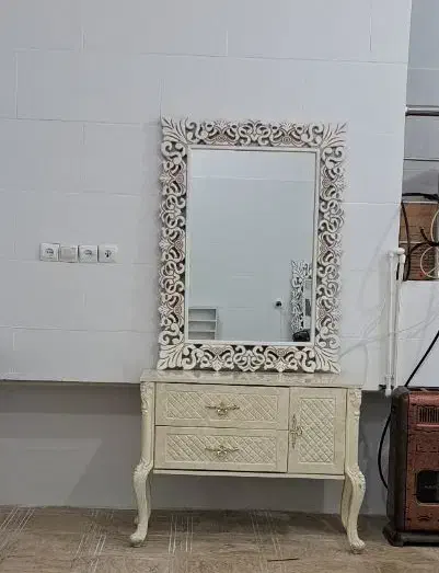 تعدادی وسایل سالن زیبایی در حد نو بفروش میرسد|آرایشگاه و سالنهای زیبایی|ایلام, |دیوار