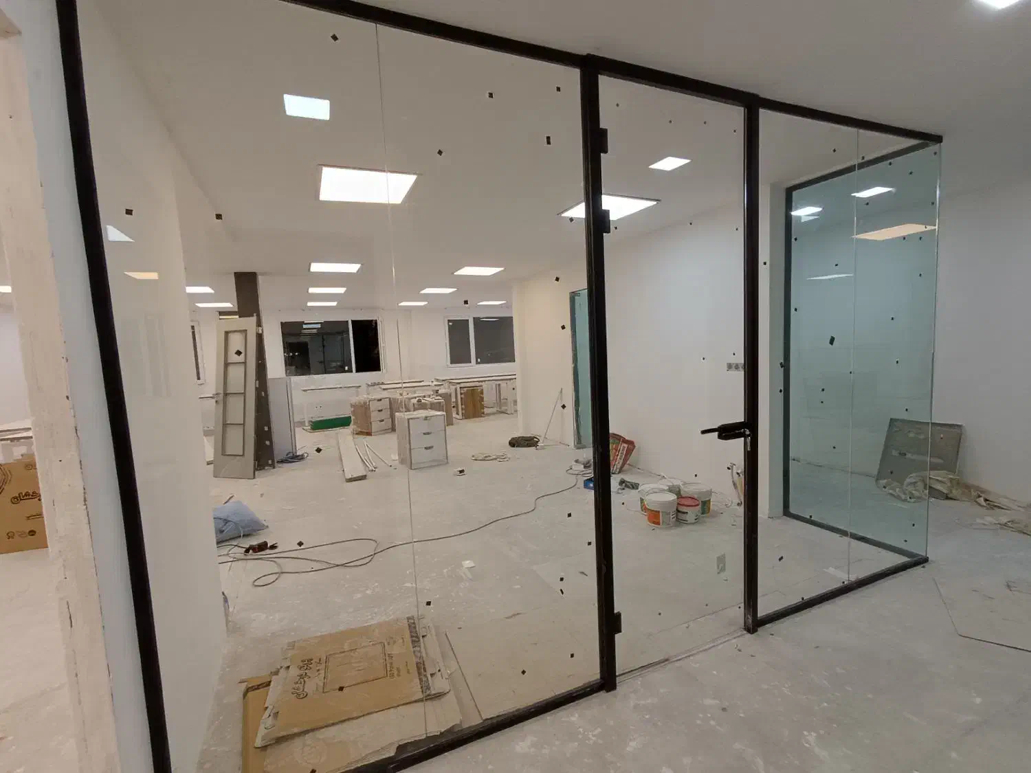 نصب پارتیشن شیشه ای و درب اتوماتیک و نرده شیشه ای|خدمات پیشه و مهارت|ری, دولتآباد|دیوار
