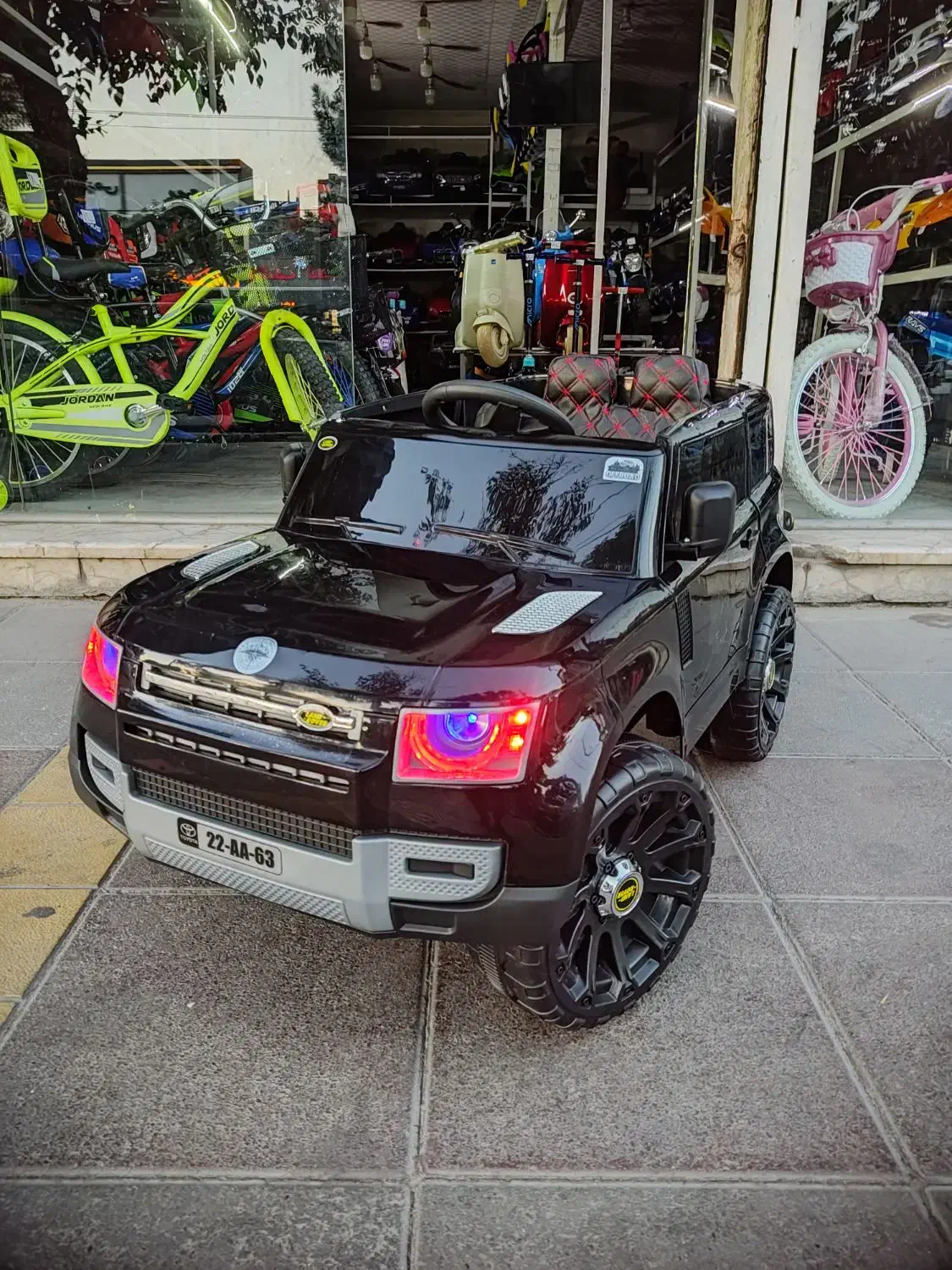 ماشین شارژی تویوتا دیفندر|اسباببازی بچه|مشهد, مصلی (کارمندان اول)|دیوار