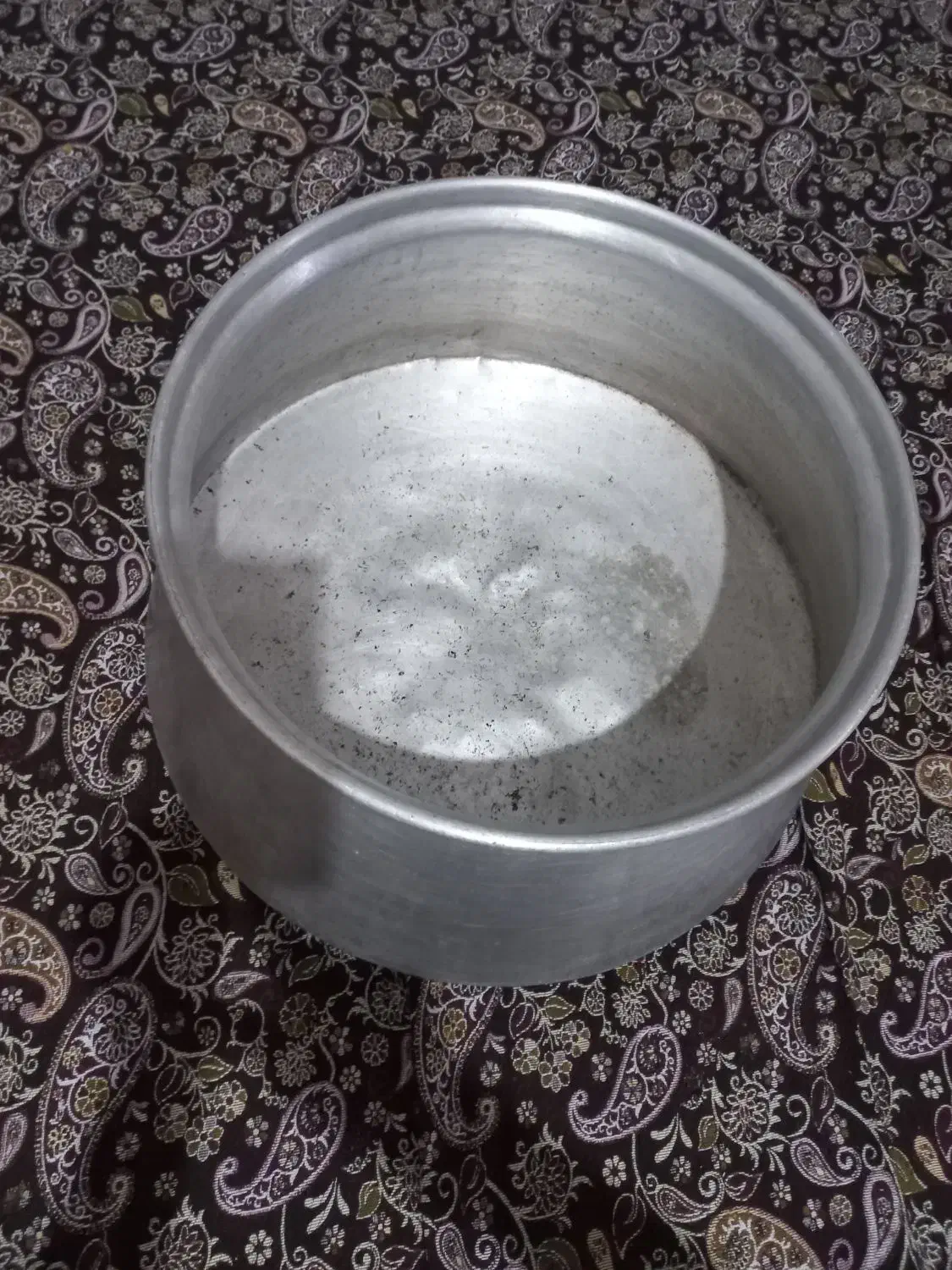 دیگ رویی|ظروف پختوپز|ساری, |دیوار