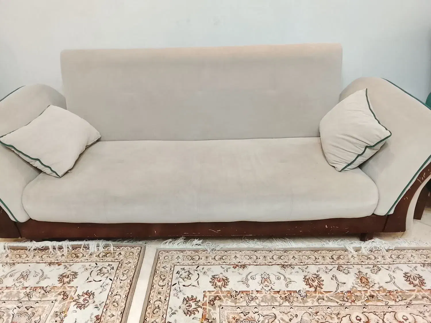 مبل هفت نفره کاملا سالم|مبلمان خانگی و میز عسلی|صومعه‌سرا, |دیوار