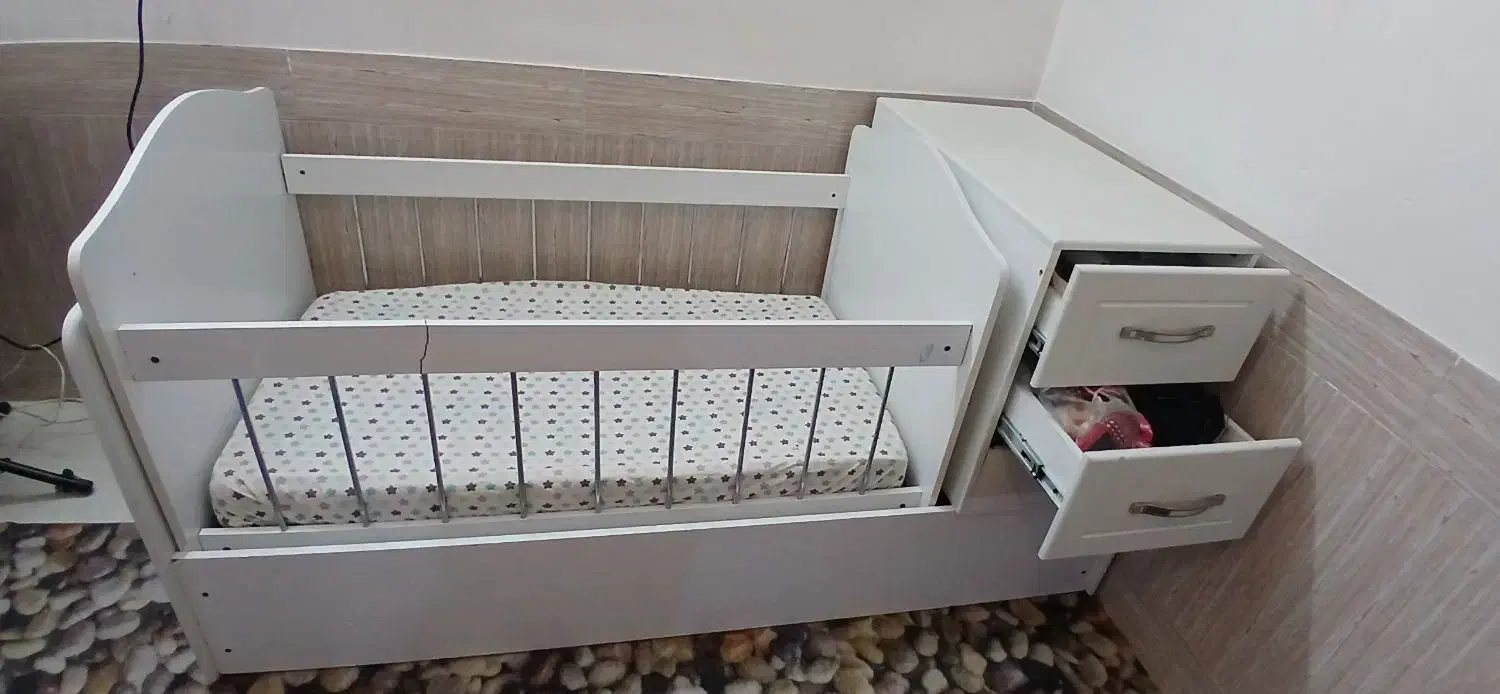 تخت کودک ونوجوان|تخت و سرویس خواب|بیرجند, |دیوار