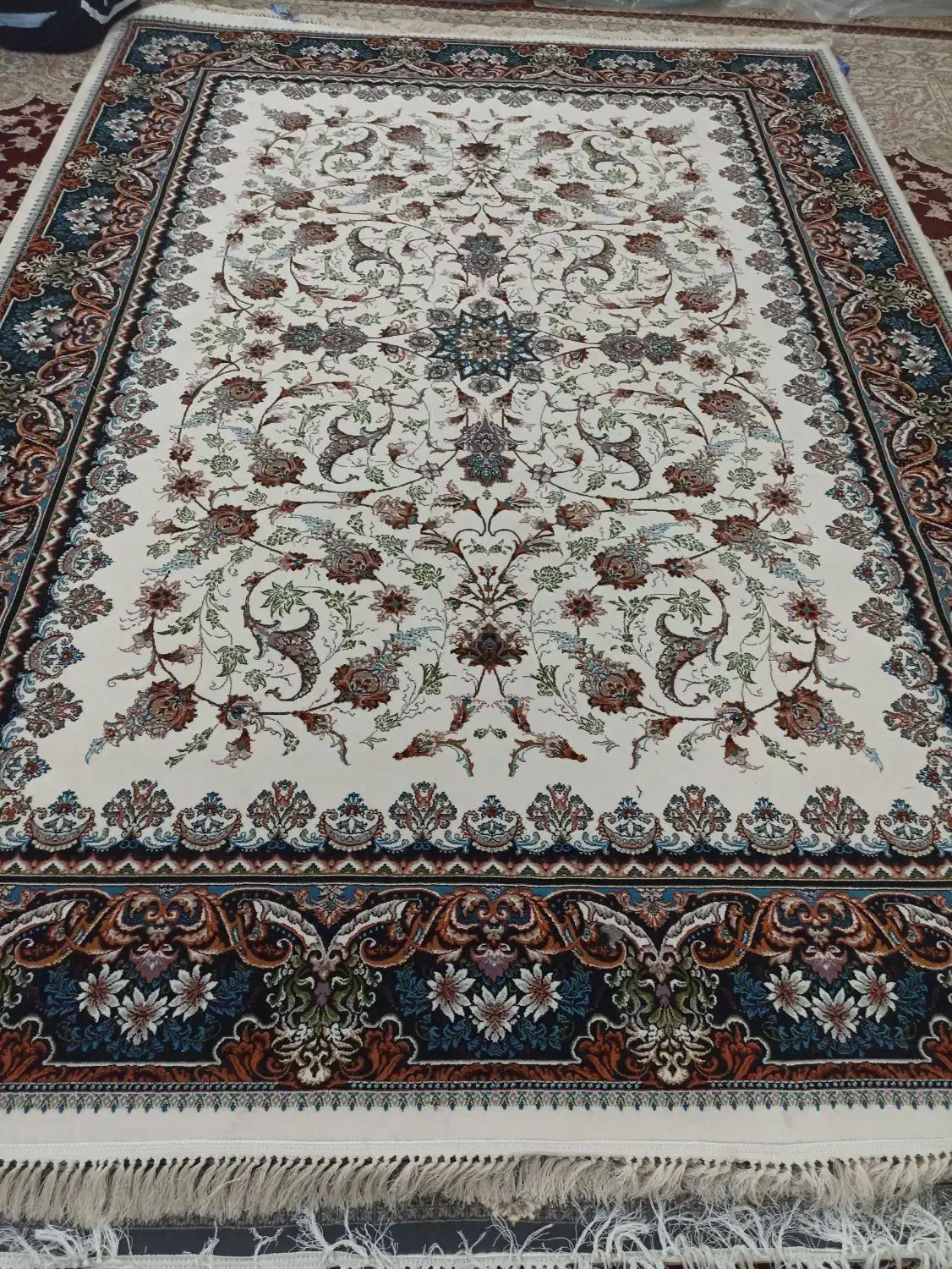 نه متری|فرش|شهرکرد, |دیوار