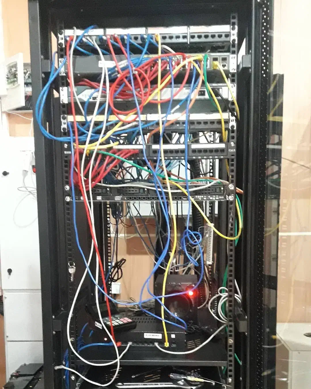 خدمات برق ساختمان و سیستم امنیتی|خدمات پیشه و مهارت|نظرآباد, نظرآباد|دیوار