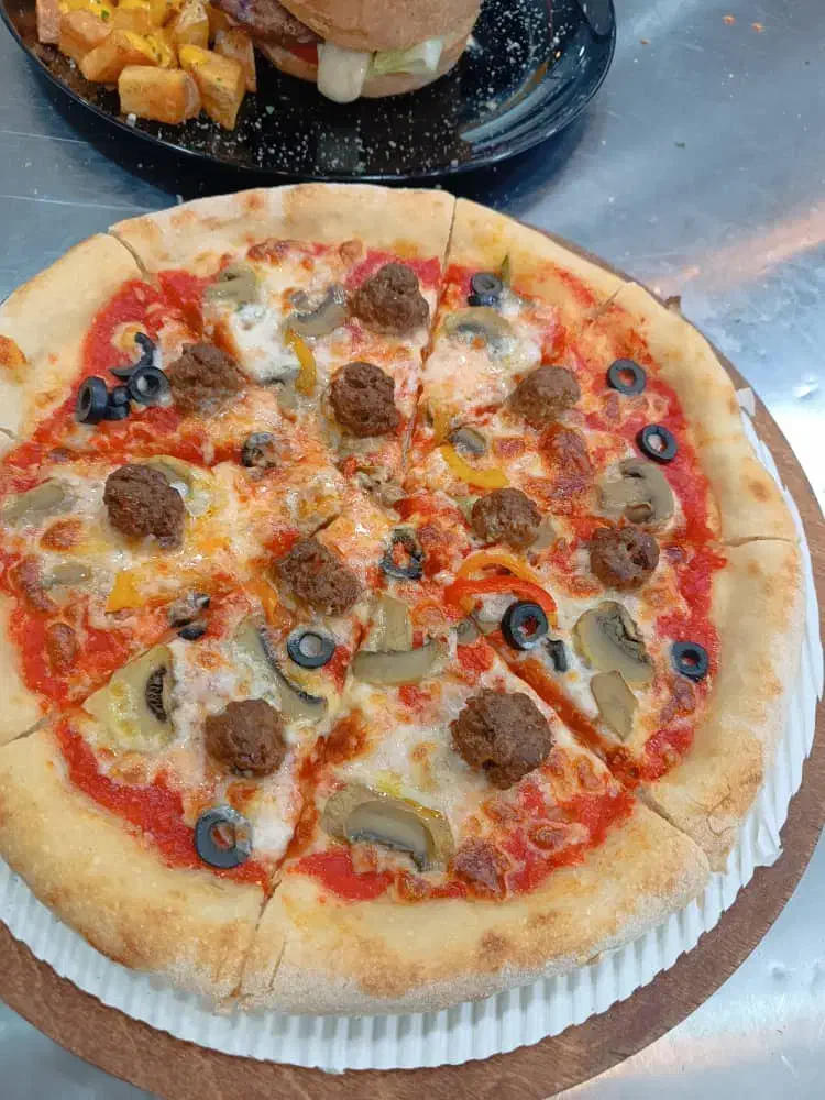 استخدام پیتزازن|استخدام خدمات فروشگاه و رستوران|تهران, بهجتآباد|دیوار