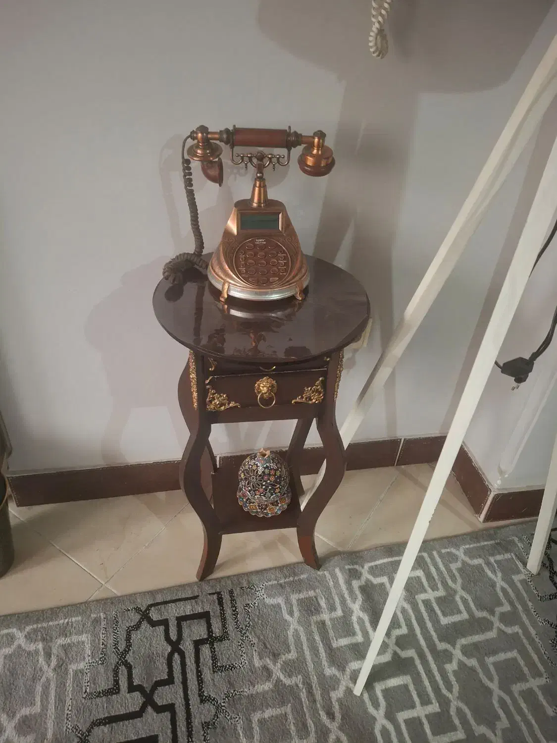 سلام تلفن تازعینی سالم با میز|تلفن رومیزی|قم, پردیسان|دیوار