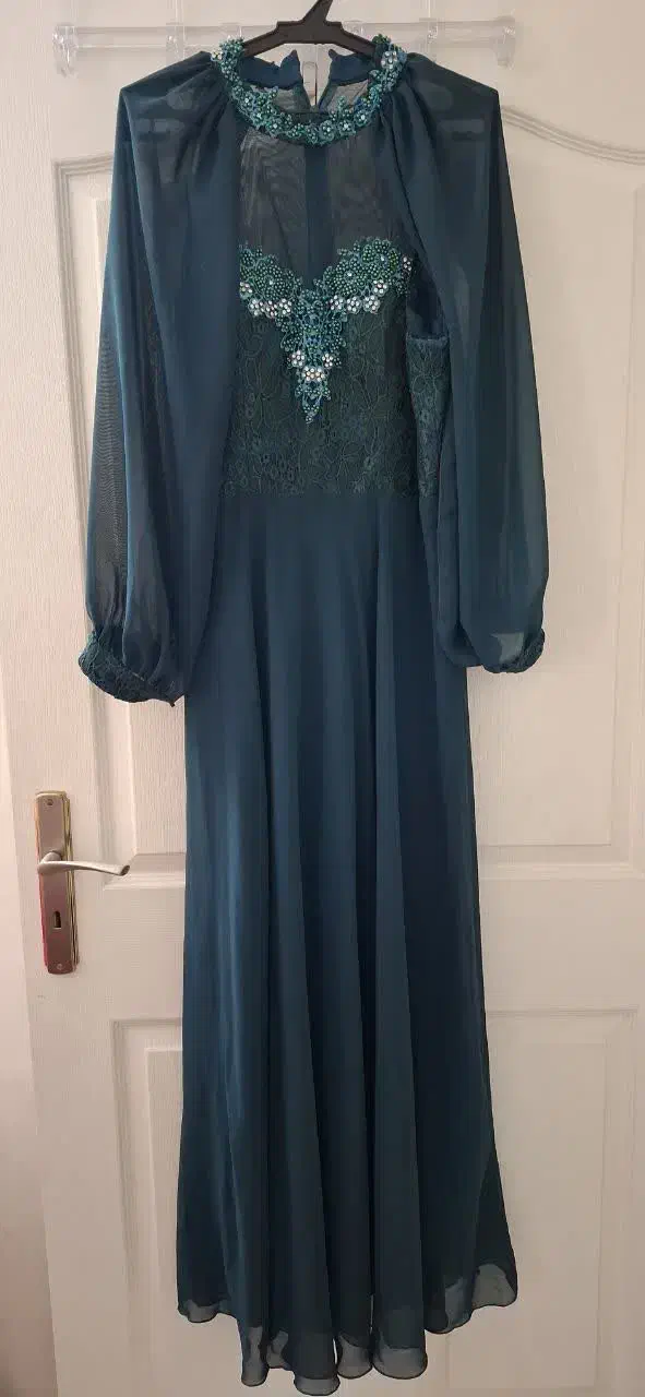 لباس مجلسی|لباس|اصفهان, ملک‌شهر|دیوار