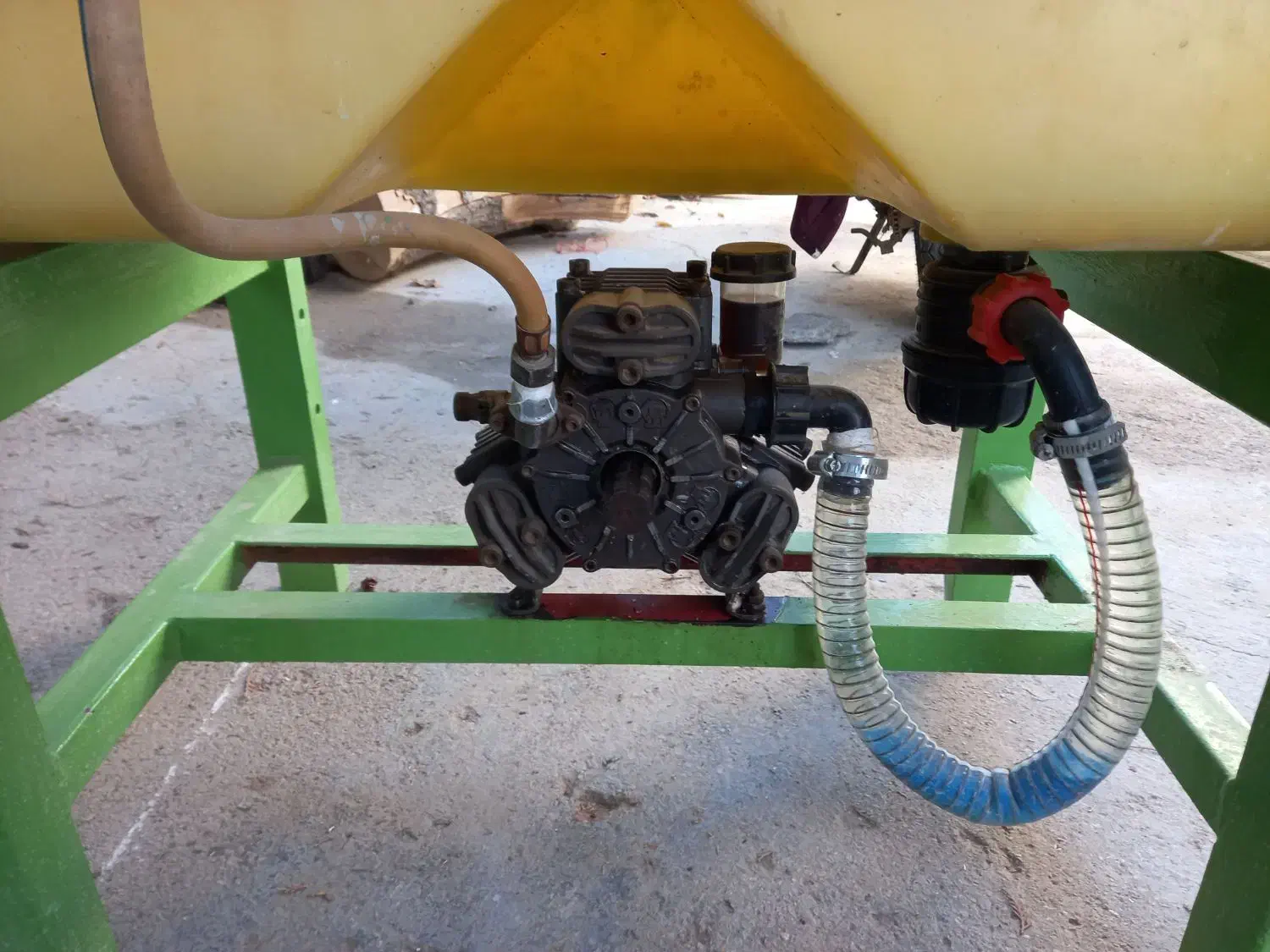 سم پاش پشت تراکتوری ۴۰۰ لیتری در حد نو|ماشینآلات صنعتی|آشخانه, |دیوار