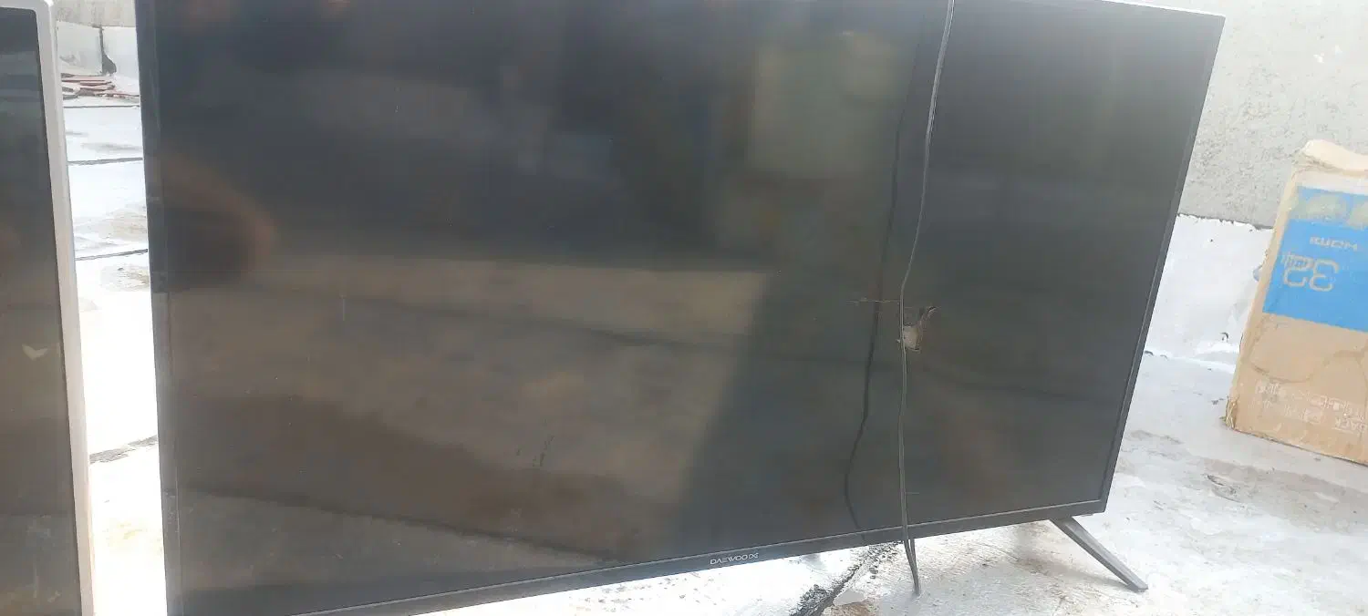 تلویزیون شکسته|تلویزیون و پروژکتور|اشتهارد, |دیوار