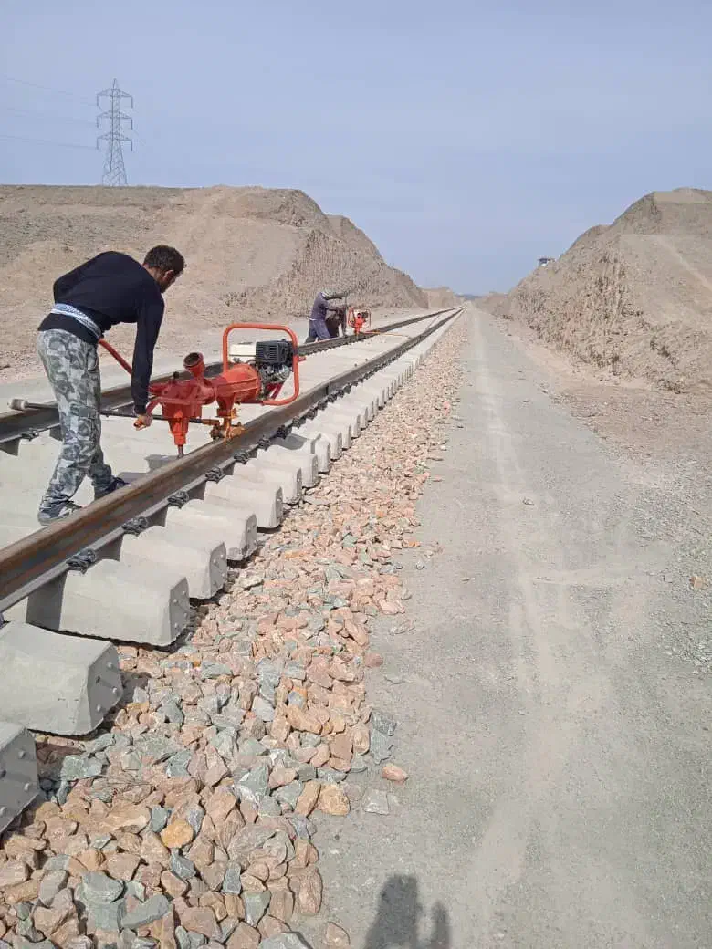نیروی کارگر ساده برای راه آهن ایرانشهر|استخدام صنعتی، فنی، مهندسی|ایرانشهر, |دیوار