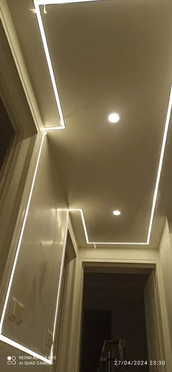 نوررخطی|لامپ و چراغ|ری, بازار آهن|دیوار