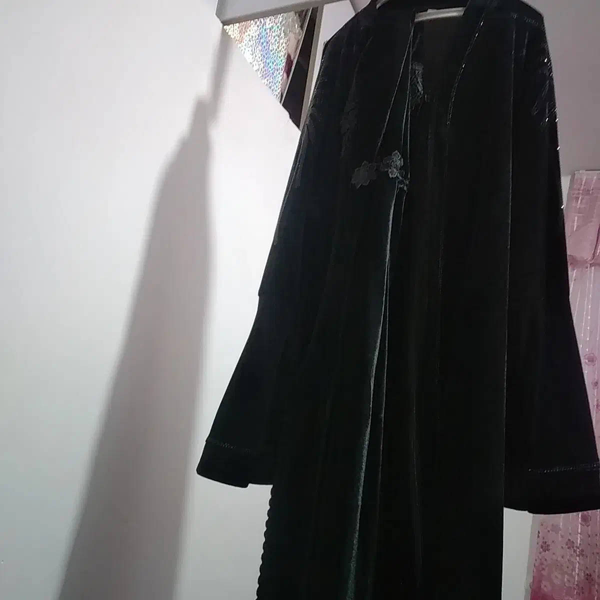 مانتو‌مخمل|لباس|اهر, |دیوار