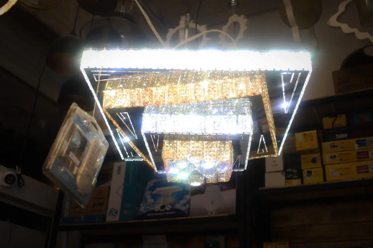 توجه توجه توجه،، منتقل شدیم|لوستر و چراغ آویز|گلبهار, شهر جدید گلبهار|دیوار