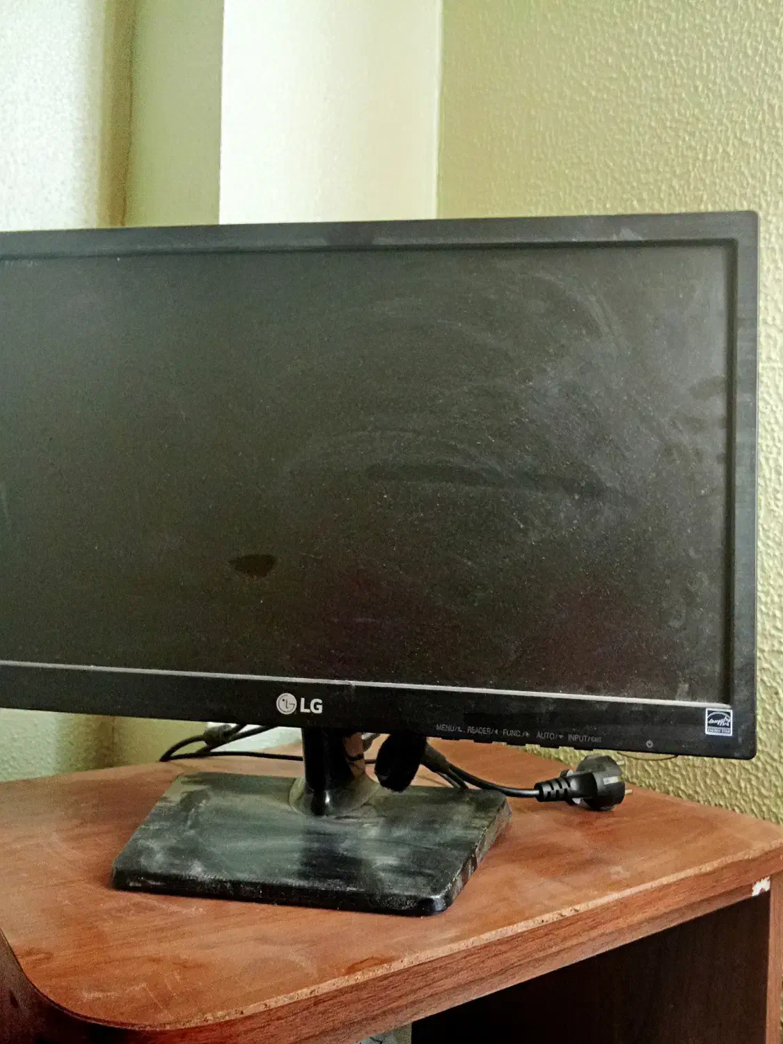 مانیتور LG|قطعات و لوازم جانبی رایانه|شاهین‌شهر, فردوسی|دیوار