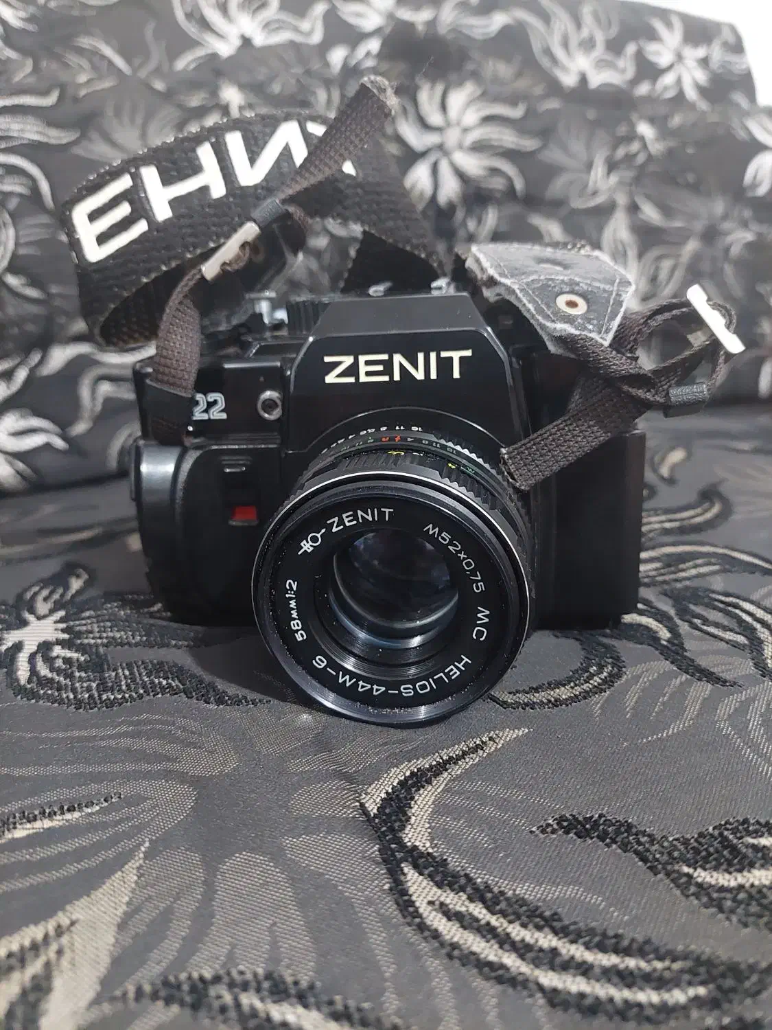 دوربین نوستالژیک زنیت|دوربین عکاسی و فیلم‌برداری|بندر امام خمینی, |دیوار